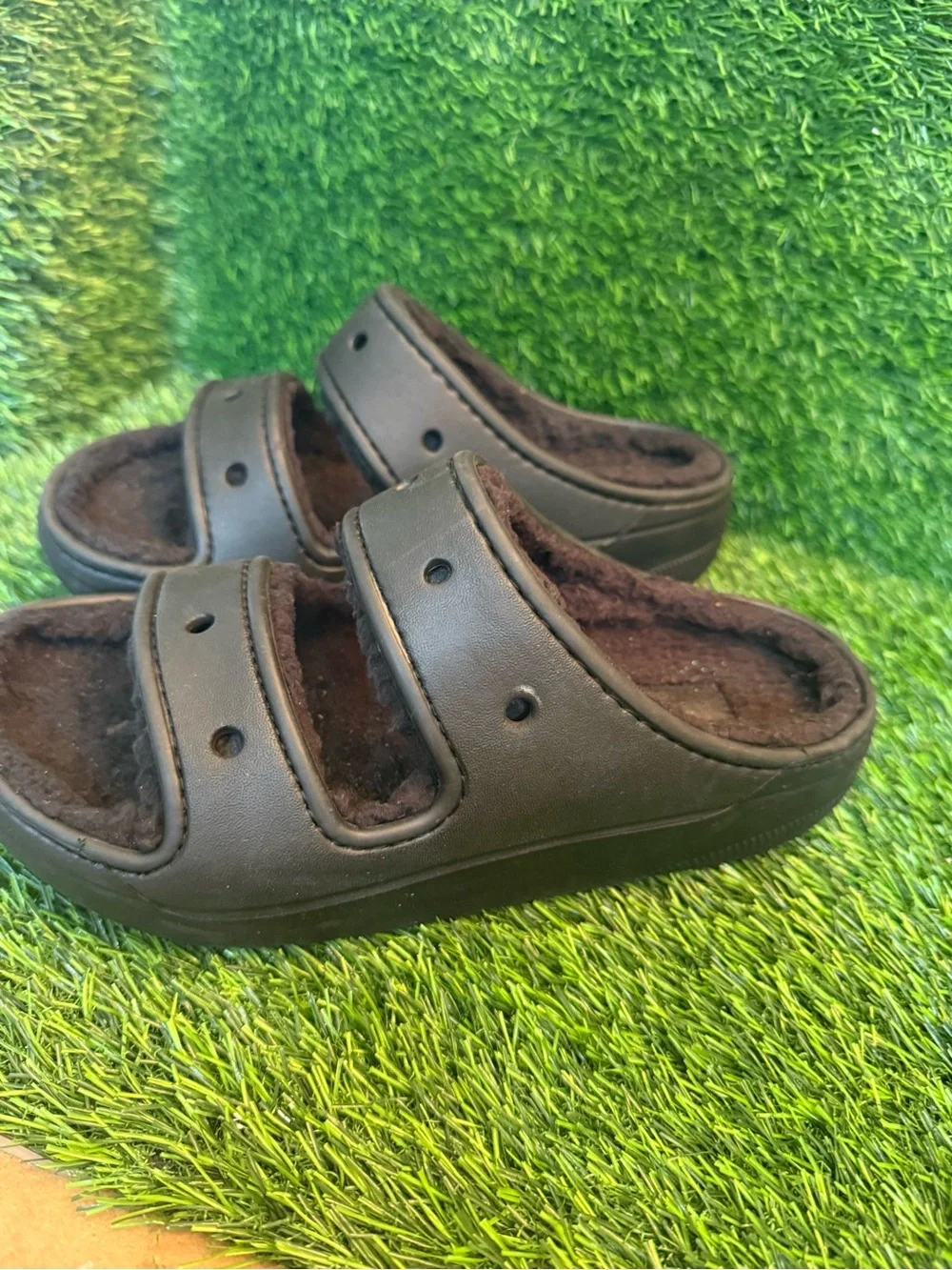 Crocs unisex 2 strape Black Shearling-Lined Slide Sandals m. 5. W. 7